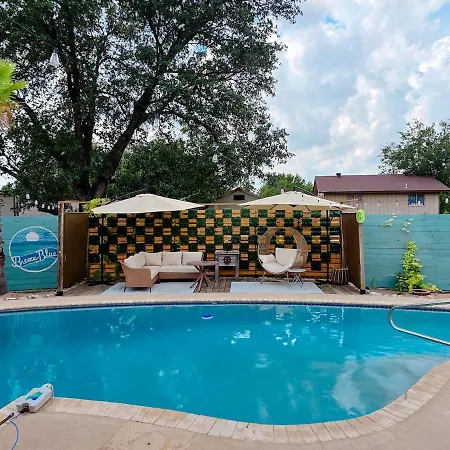 Breeze Blue With Pool In Quiet Neighborhood Vila